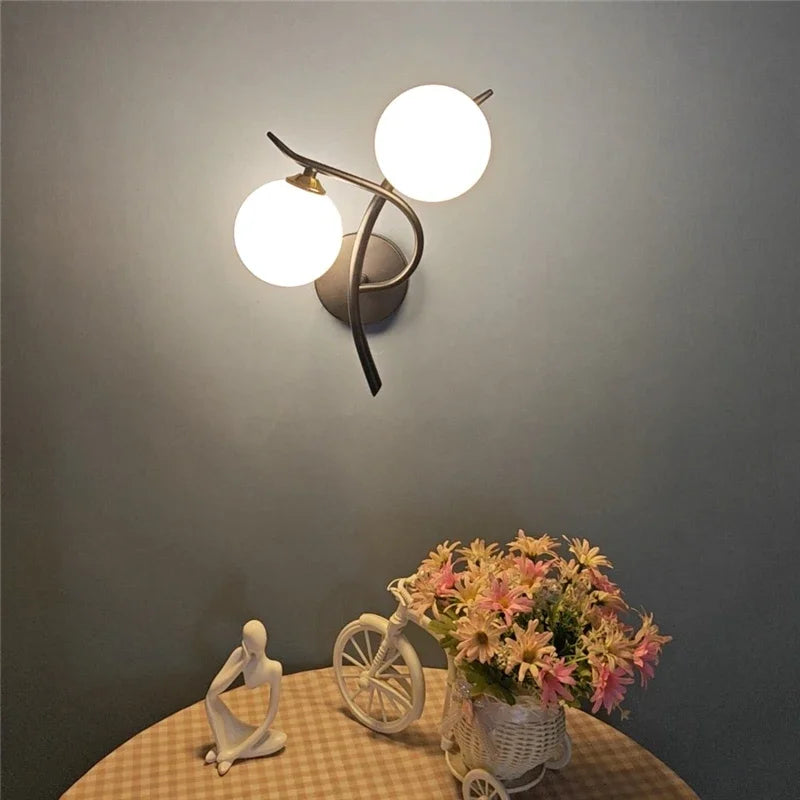 arandela moderna, arandela dueto, arandela dourada, arandela preta, arandela de parede, arandela com vidro, iluminação decorativa, arandela contemporânea, luminária de parede moderna, arandela para quarto