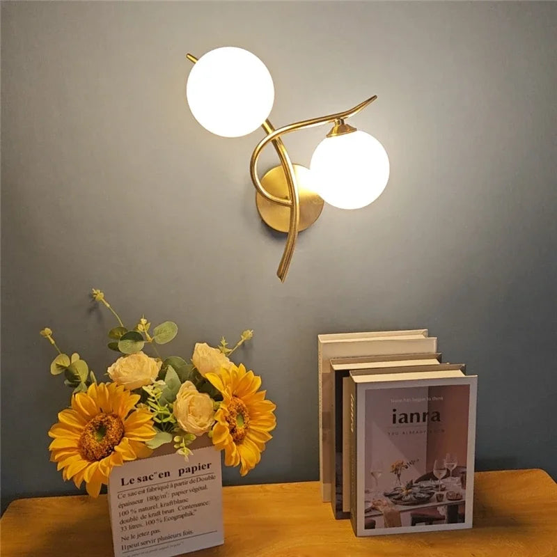 arandela moderna, arandela dueto, arandela dourada, arandela preta, arandela de parede, arandela com vidro, iluminação decorativa, arandela contemporânea, luminária de parede moderna, arandela para quarto