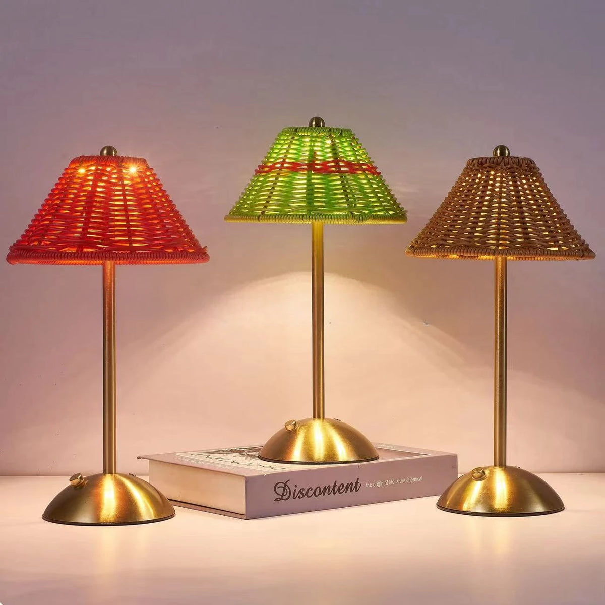 abajur rattan retrô, luminária rattan usb, abajur artesanal moderno, luminária de mesa retrô, abajur decorativo