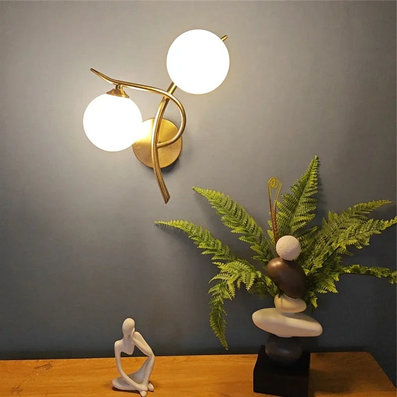arandela moderna, arandela dueto, arandela dourada, arandela preta, arandela de parede, arandela com vidro, iluminação decorativa, arandela contemporânea, luminária de parede moderna, arandela para quarto